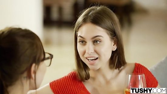 Двойное проникновение миниатюрной крошки райли