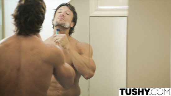 Рыжая телочка соблазнила мужа сестры и отдалась в анал