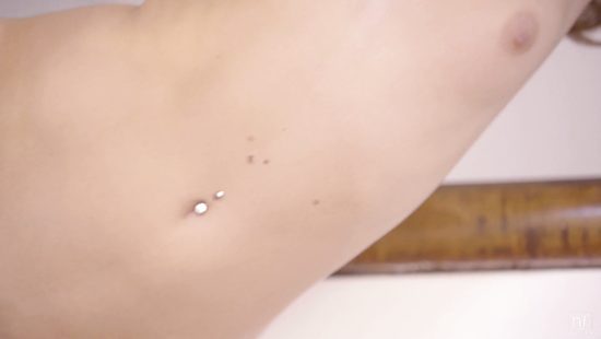 Симпотная домохозяйка трахается с мужем на кухне