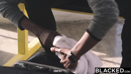 Спортсменка трахается с тренером после тяжёлой тренировки