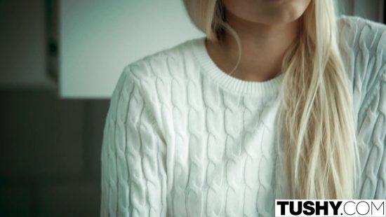 Избалованная девка соблазнила водителя своего отца