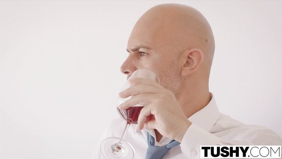 Ебёт в шпагате жопастую красотку