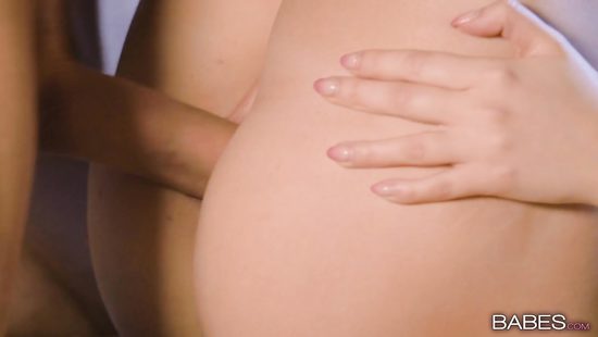 Анальный риелтор трахается в жопу ради сделки