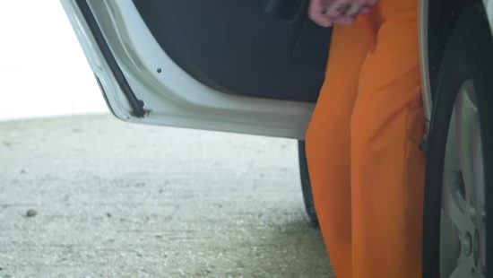 Зек отымел следачку в кабинете допроса