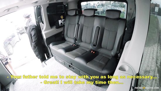 Блондинка в такси встала раком и дала себя оттрахать водителю