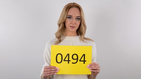 Стройную блондинку выебали на кастинге