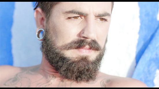 Трахнул загорелую спасательницу