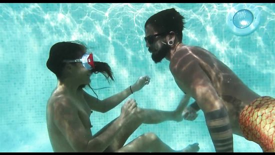 Трахнул загорелую спасательницу