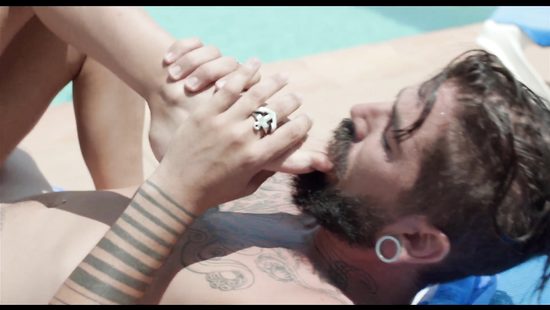 Трахнул загорелую спасательницу