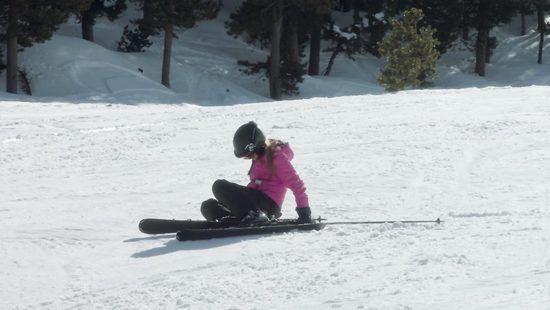 Подружки приехали на горнолыжный курорт и подцепили тренера