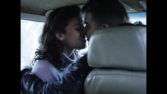 Секс в машине во время дождя