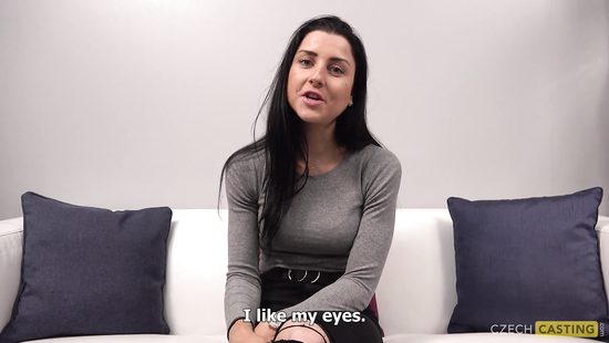Чешку трахают на кастинге, а она и рада