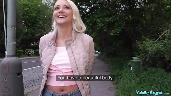 Пикапер протестировал чешскую незнакомку и выебал за деньги на улице