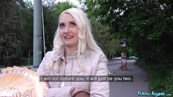 Пикапер протестировал чешскую незнакомку и выебал за деньги на улице