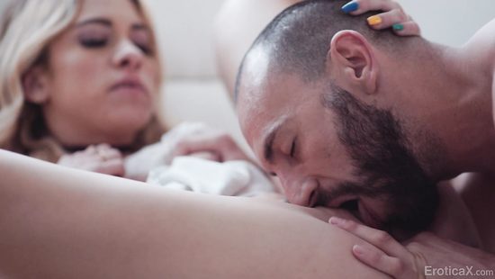 Знакомство с соседкой началось с минета