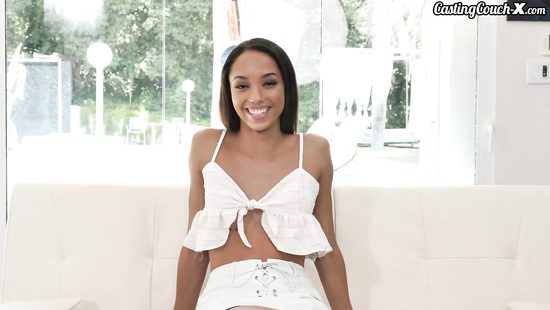 Порно звезда претворилась начинающей для кастинга