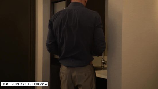 Шлюха даже не взяла денег с красавчика за прекрасный трах