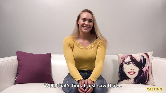 Надежда на прохождение кастинга заставляет девку принять камшот впервые в жизни