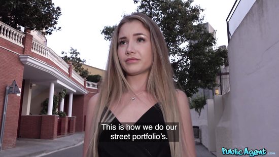 Русская сучка потекла от пачки евро и отдалась в парадной