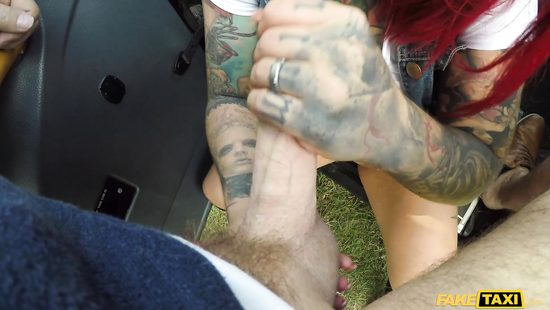 Толстушка берет сиськами и минетом, после чего пофиг на фигуру