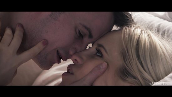 Сонный, но уже готовый вылизывать киску