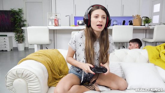 Пока одна ломается, другая готова на все