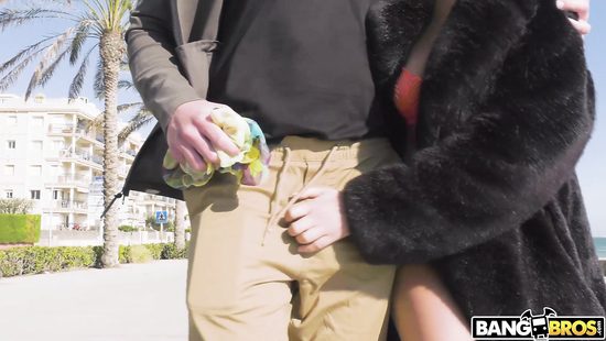 Развратничаем под палящим солнцем, увеличивая кайф риском быть замеченными