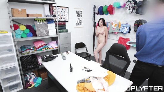 Каждой проказнице по такому наказанию за мой счет