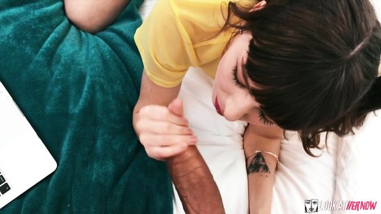 Тугость 18-летней заслуживает съемок