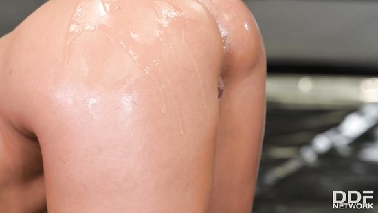 Приватный зал порно звезд всегда пахнет сексом