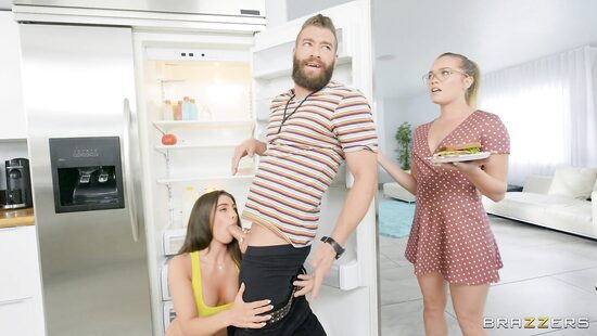 Весело жить у бисексуалок