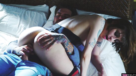 Сочность попки заменит 90% качеств бабы