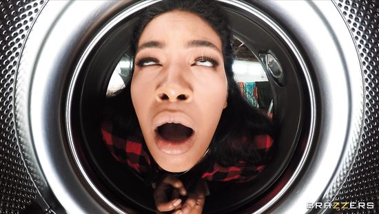 Пижамная вечеринка с нимфоманками