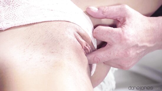 Небезопасно сексуальная девочка