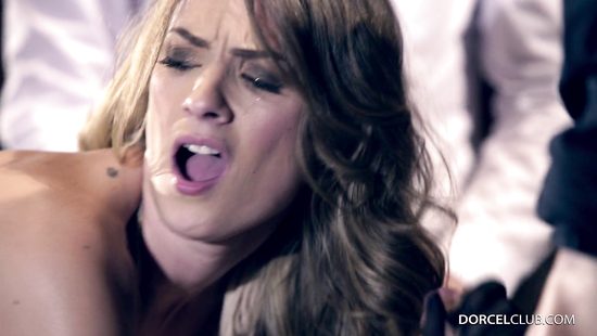 Сексуальную аристократку отодрали втроем вместо шахматной партии