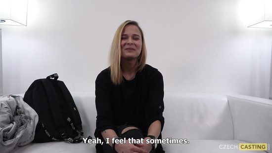 Чешский кастинг для блондинки закончился лесби сексом и трахом с агентом