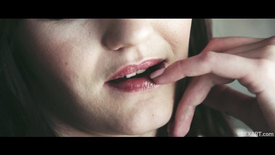 Одинокая секретарша фантазирует о страстном сексе со своим начальником