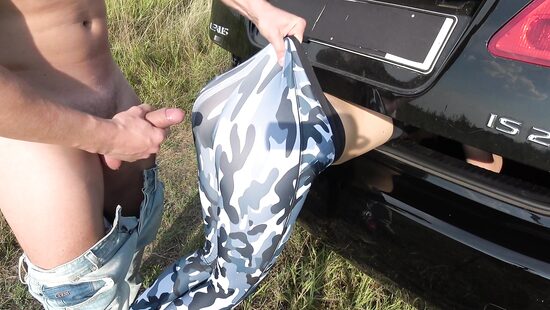 Хотел освободить из багажника, а освободил стоячий хуй