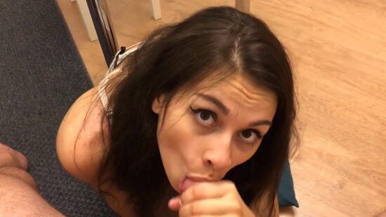 Мужчина, у вас потрахаться не найдется?