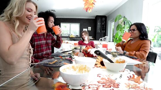 Игры на раздевание с негром