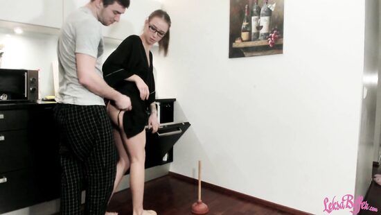 Умение прочищать стояк обеспечит сексом