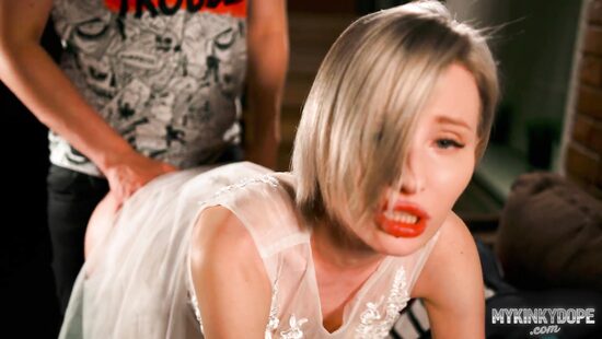 Ну и как это понимать, сестрёнка?