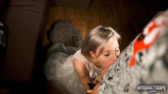 Ну и как это понимать, сестрёнка?