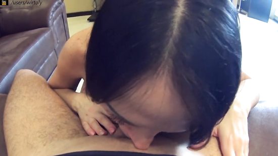 Глазастая брюнетка порадовала друга минетом от первого лица и дала раком