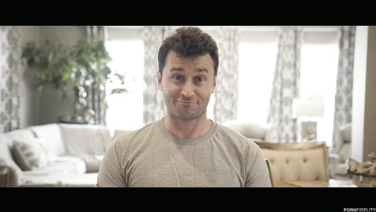 Довёл красивую блондинку до оргазма и кончил ей во влагалище