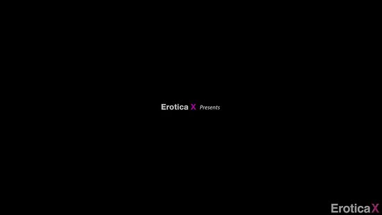 Русский бизнесмен пригласил на ужин и трахнул на столе блонду секретаршу