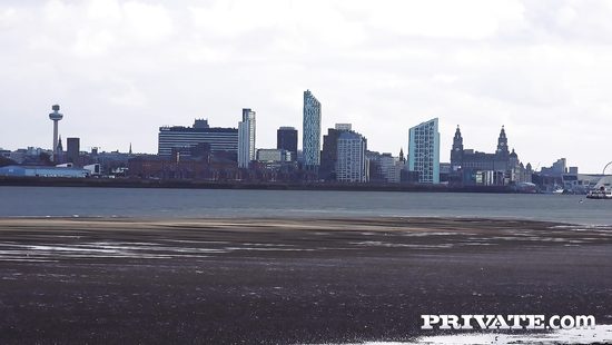 Послушная супруга всегда готова сексом успокоить своего любимого