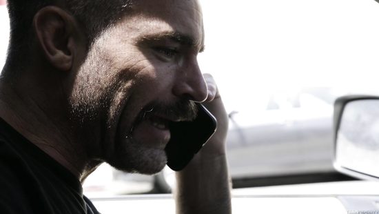 Полицейский в номере отеля на халяву отодрал молодую проститутку