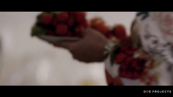 Встретила любимого с командировки и отдалась ему прямо на кухне