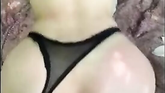 Секс в парке. В кустиках)